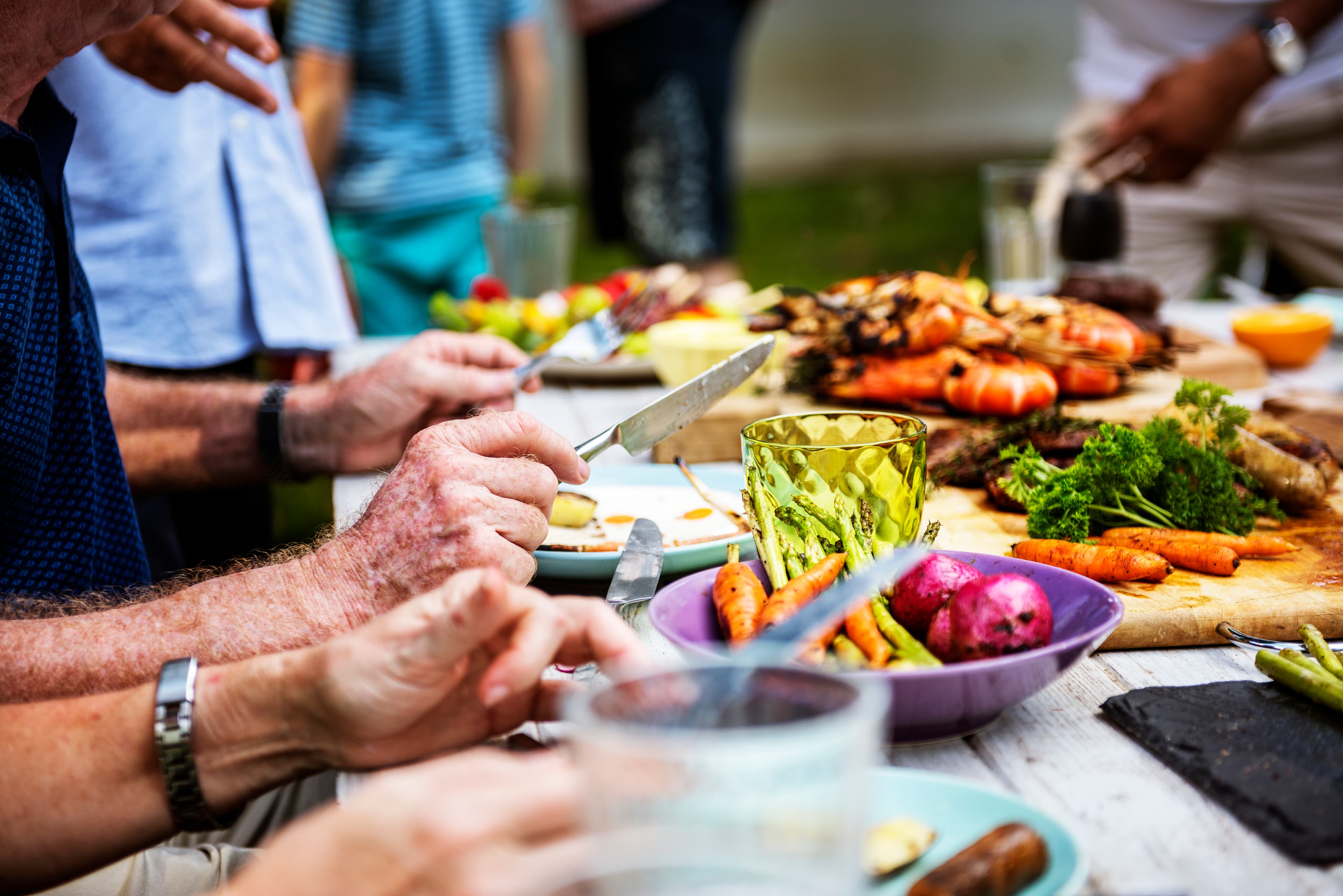 How to Avoid Overeating During the Holiday Season