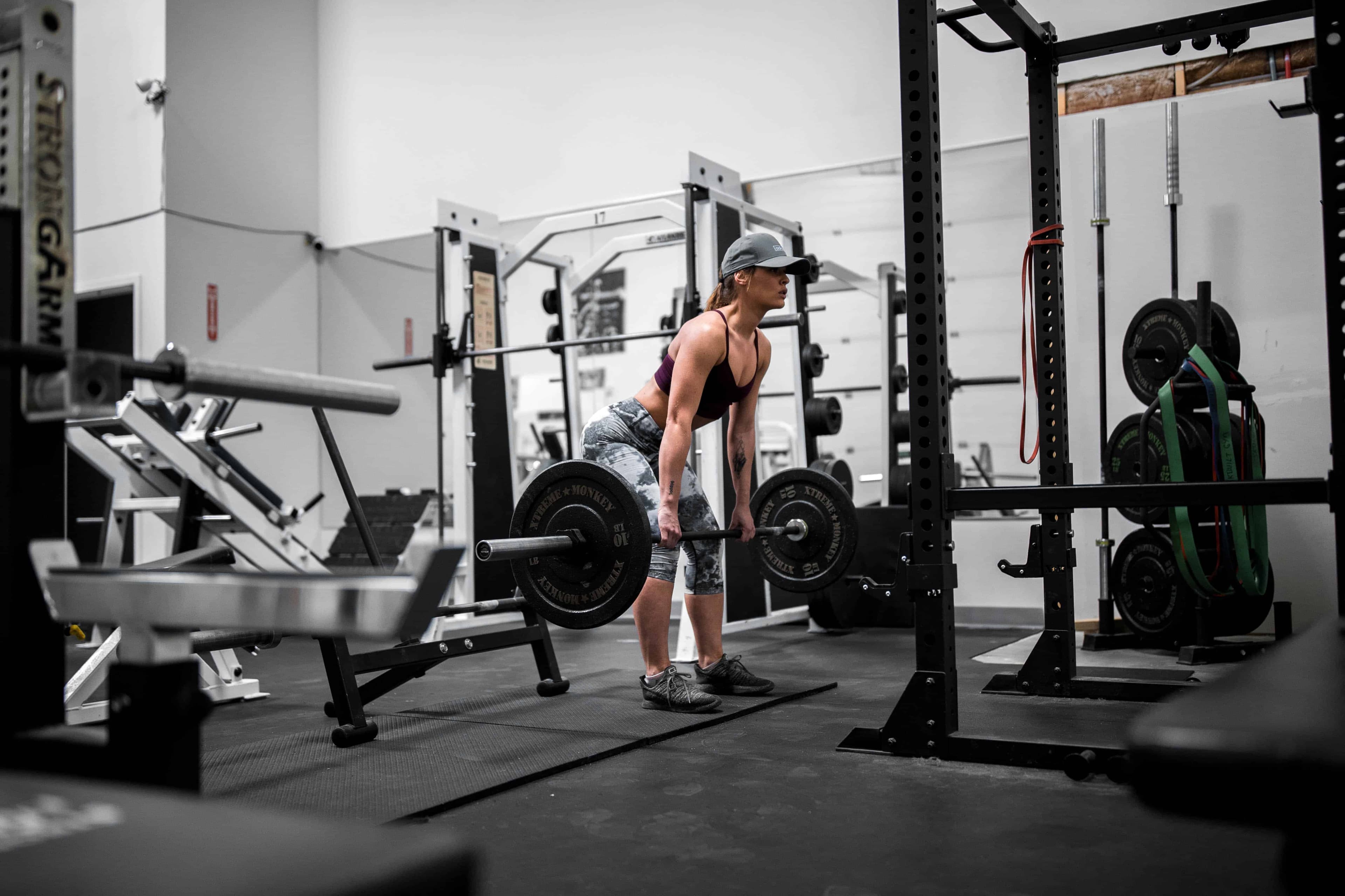 What are the Differences Between Stiff-Leg & Romanian Deadlifts?