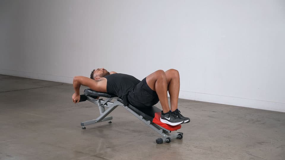 Decline Bench Knee Raise Demonstration