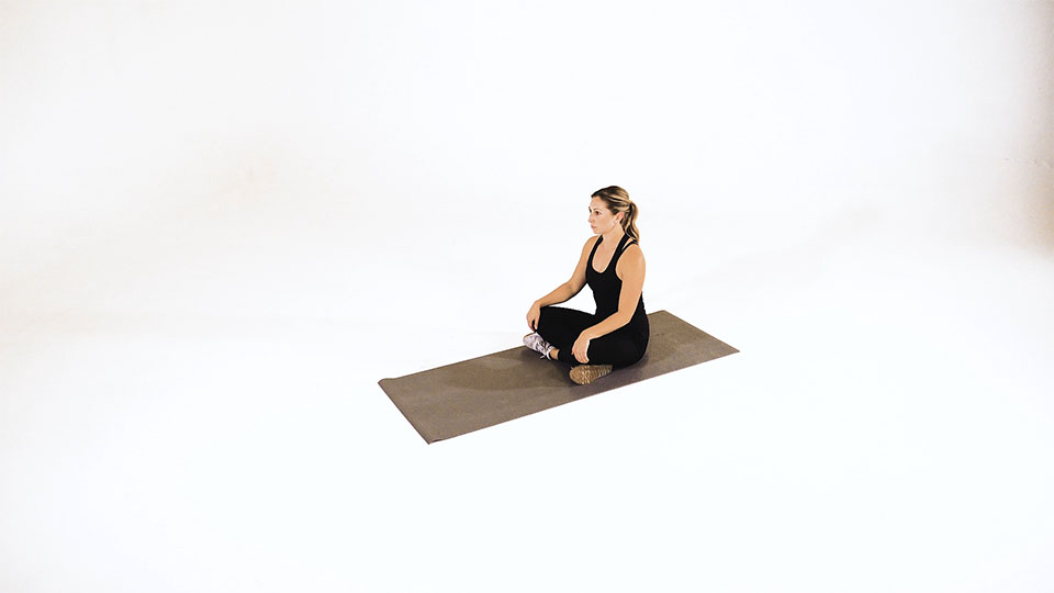 How to do sukhasana, benefits & variations for a pain free easy pose