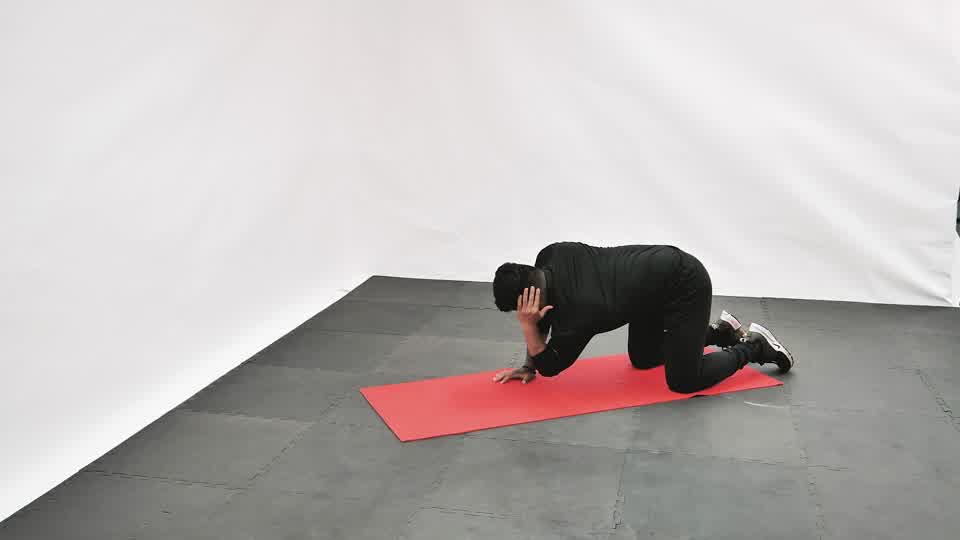 Kneeling Thoracic Mobility exercise